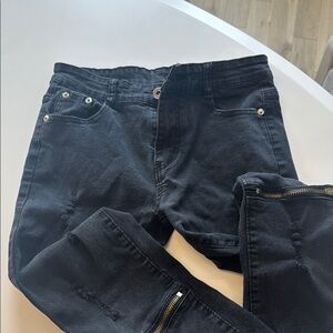 Sale 3/15 Kids size 14 black skinny jeans.